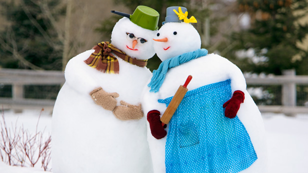 How to build a snowman couple