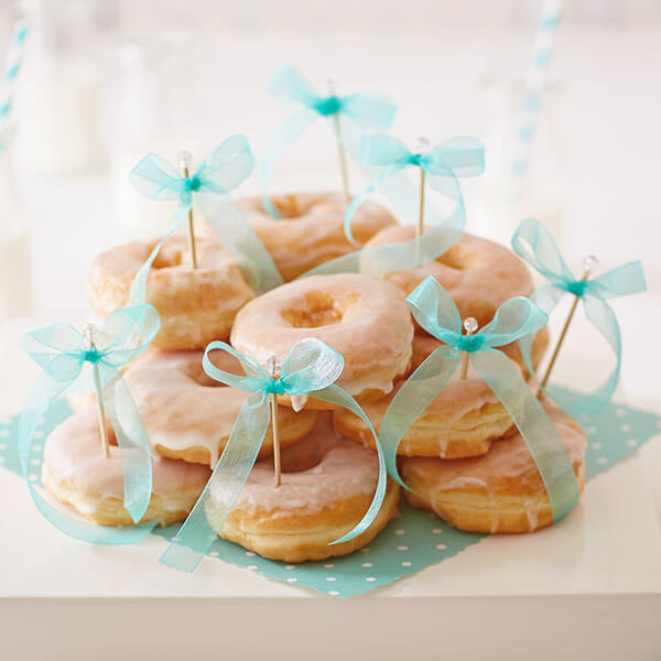 Easy birthday cake ideas: Bow-dacious Bling