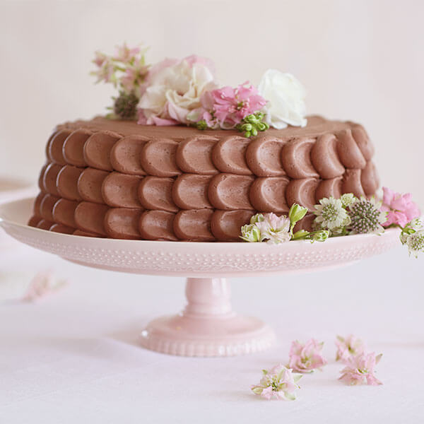 Easy birthday cake ideas: Chocolates & Flowers
