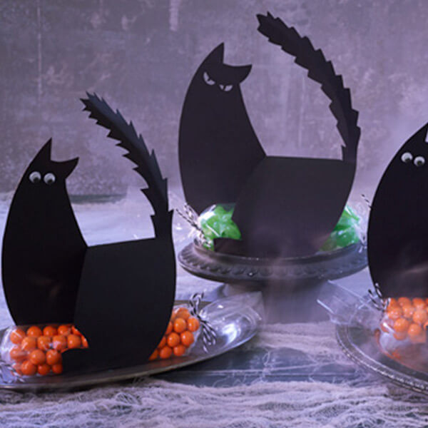 Halloween paper crafts: a glaring of cats