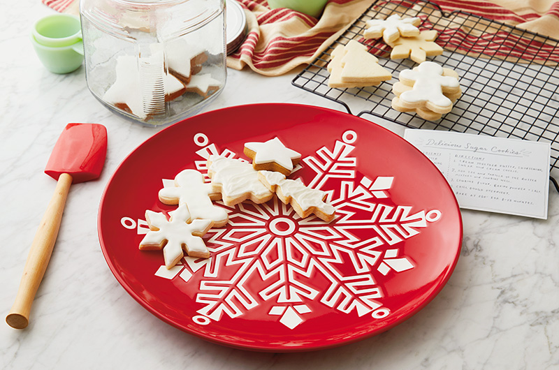 Plate Gift - 15 Easy DIY Ways to Add a Personal Touch to Christmas Gifts