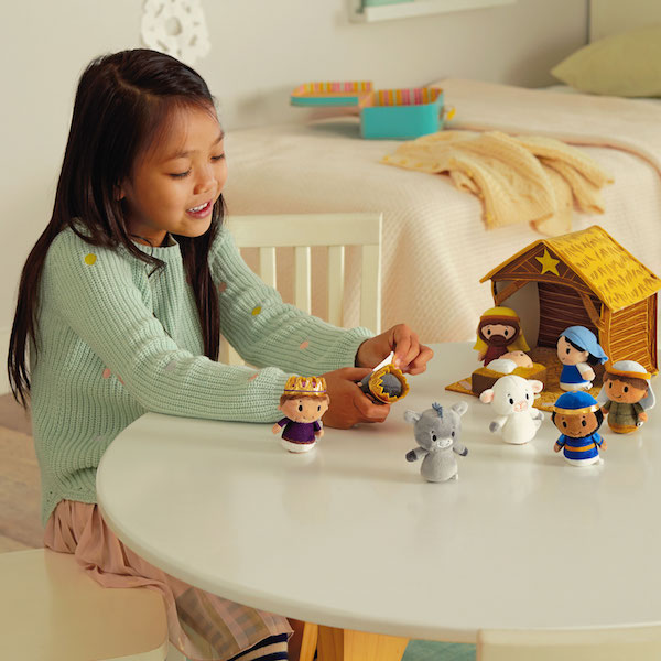 Learning about Christmas from a Nativity scene